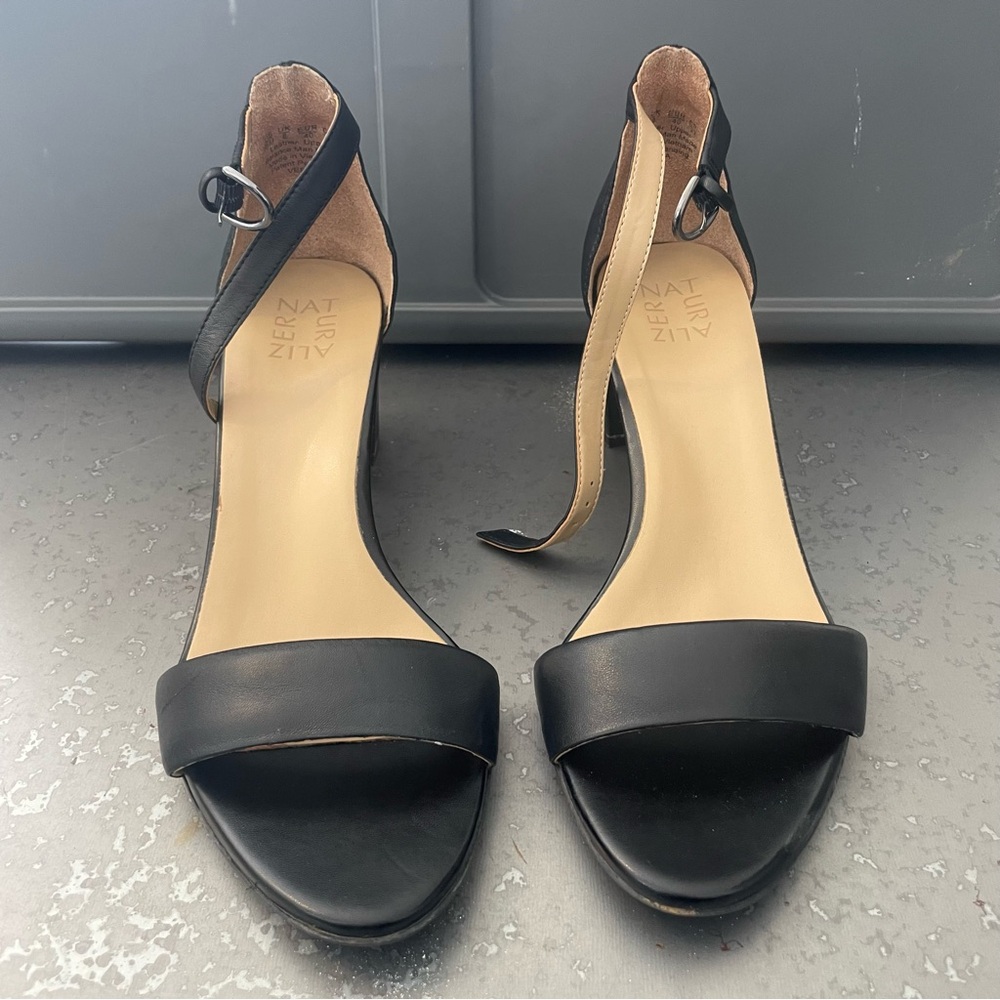 Size 10 Naturalizer Block heels